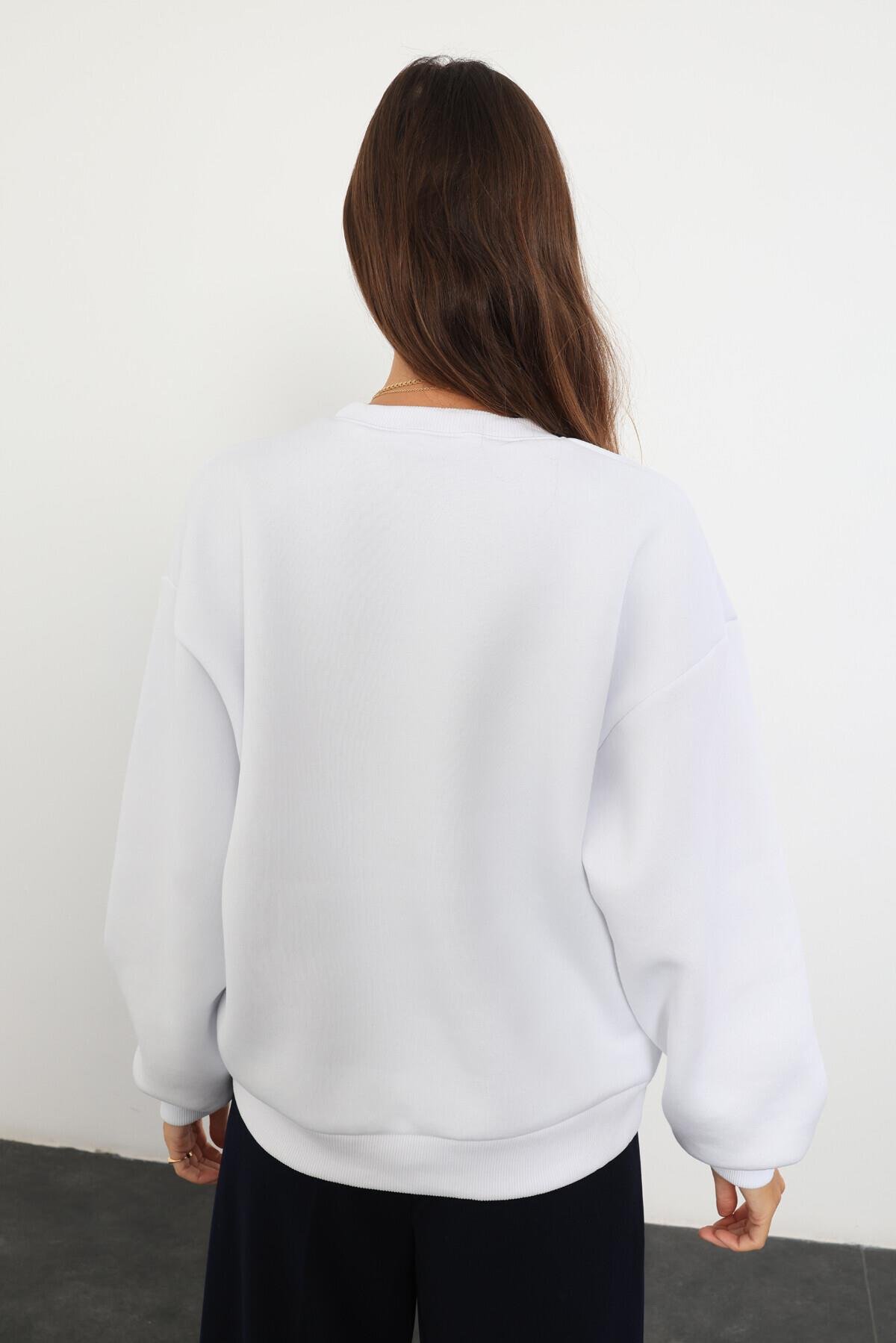 Beyaz California Nakışlı Sweatshirt 14411