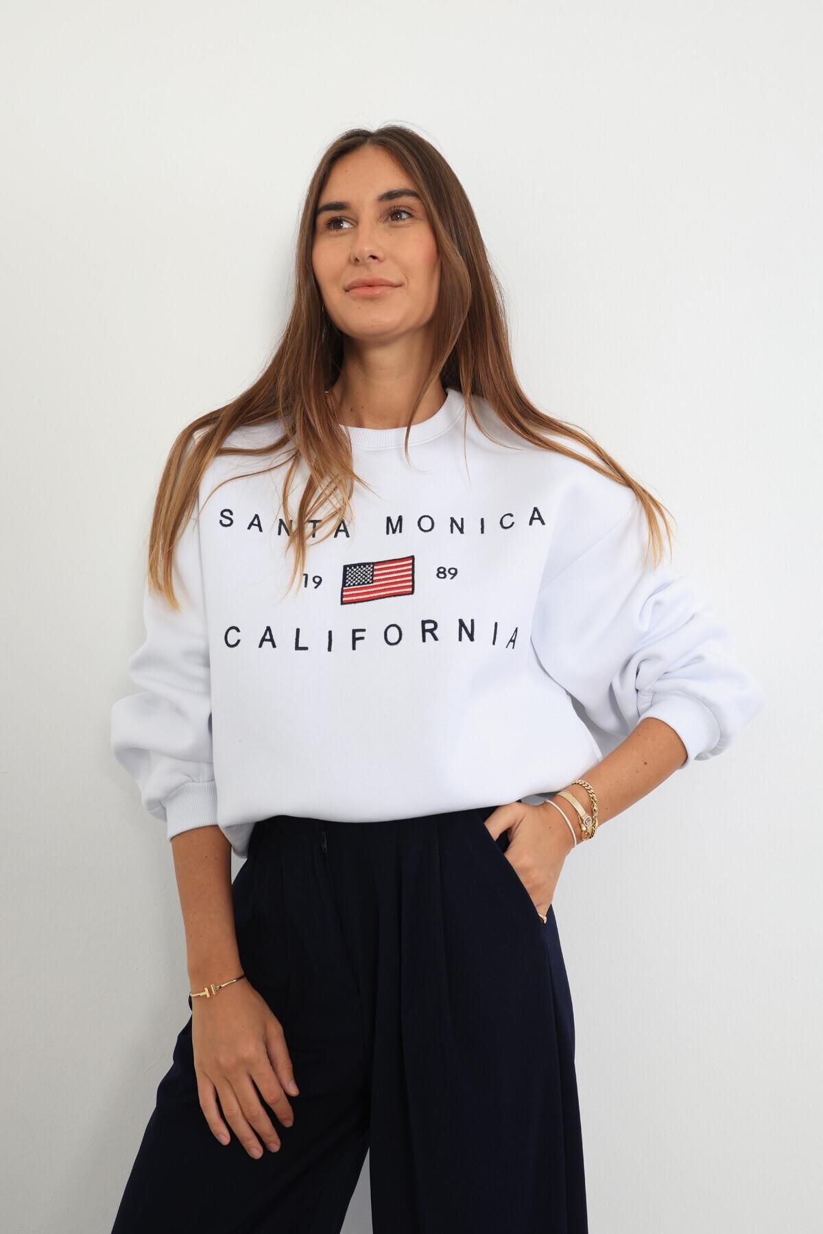 Beyaz California Nakışlı Sweatshirt 14411