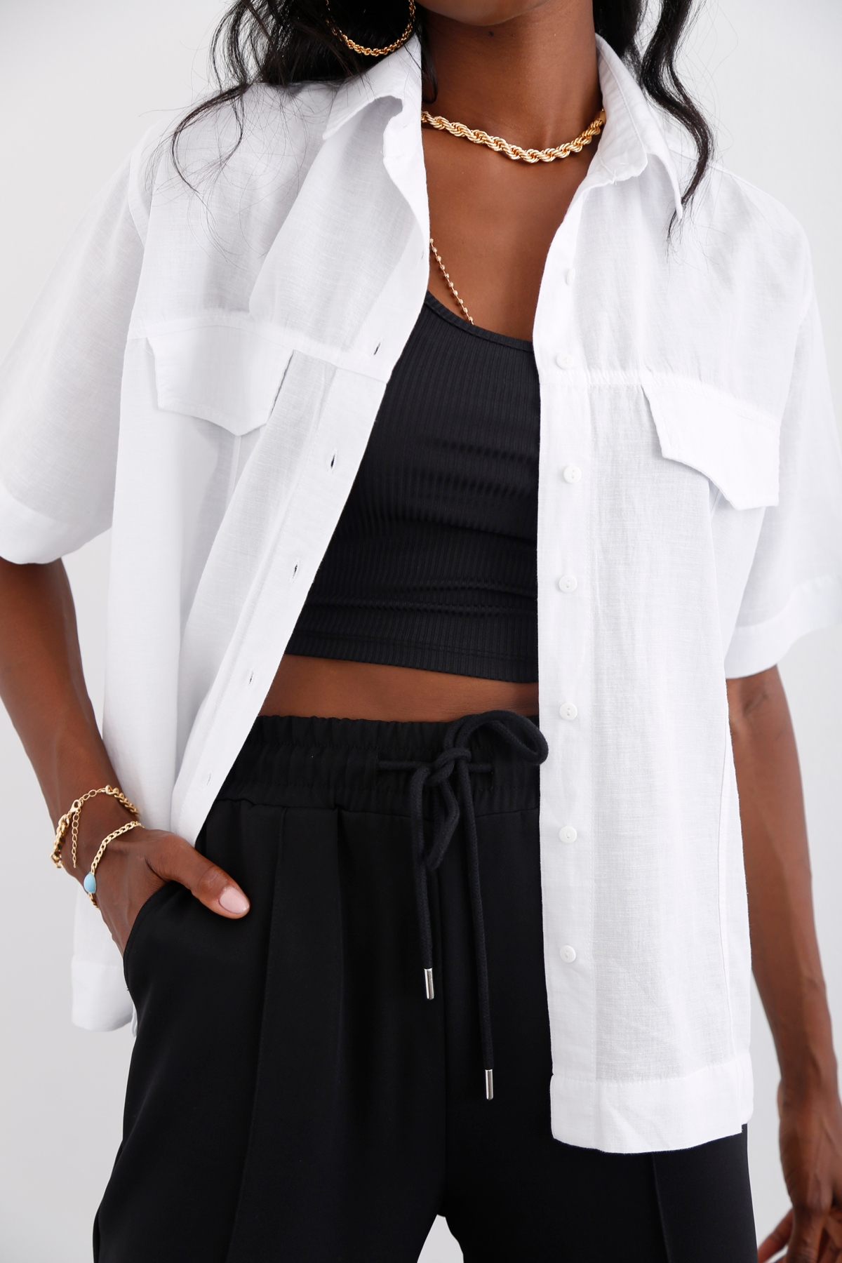 Beyaz Cep Detaylı Kısa Kol Gömlek 3658