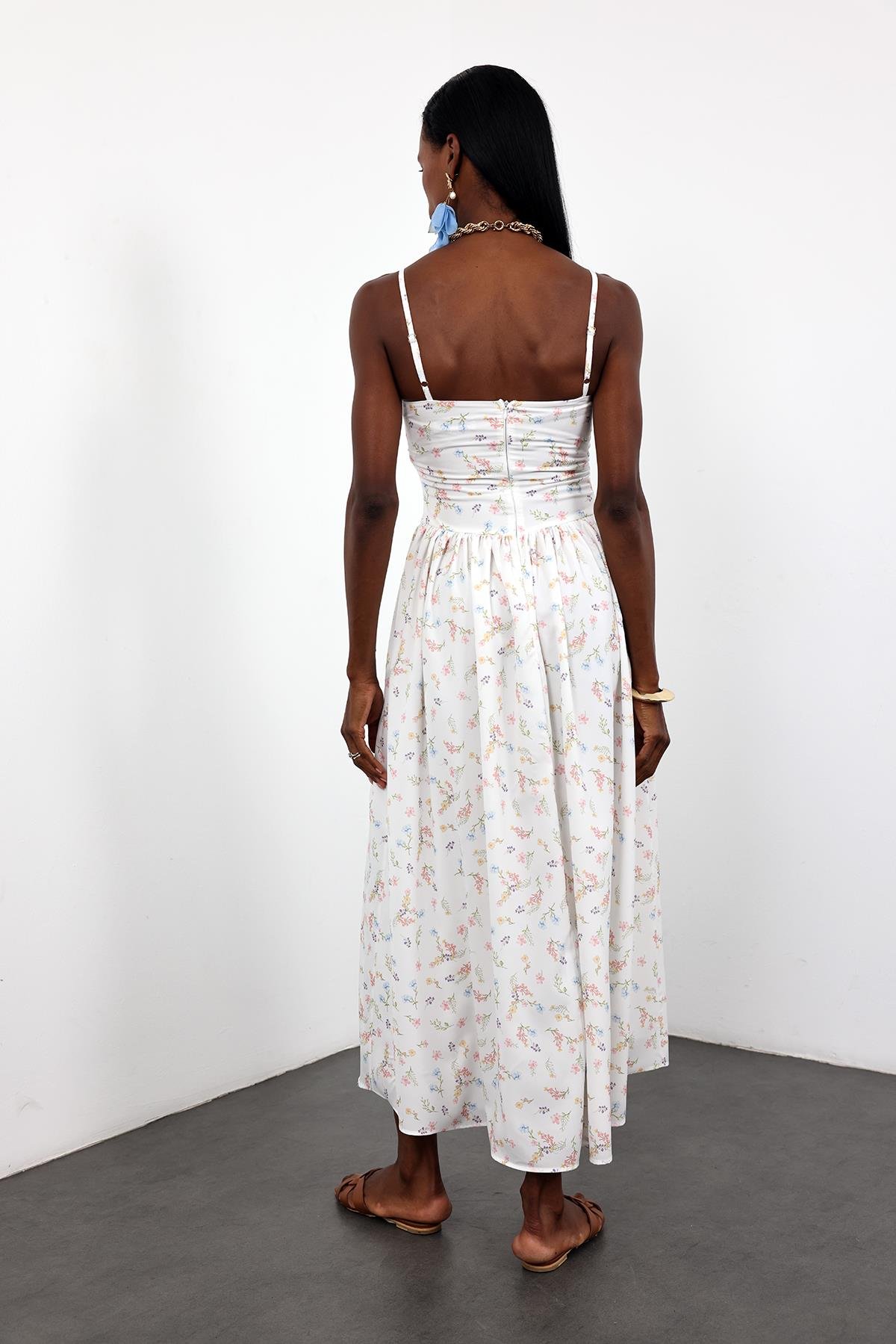 Beyaz Çiçek Desenli Volanlı Elbise 00673