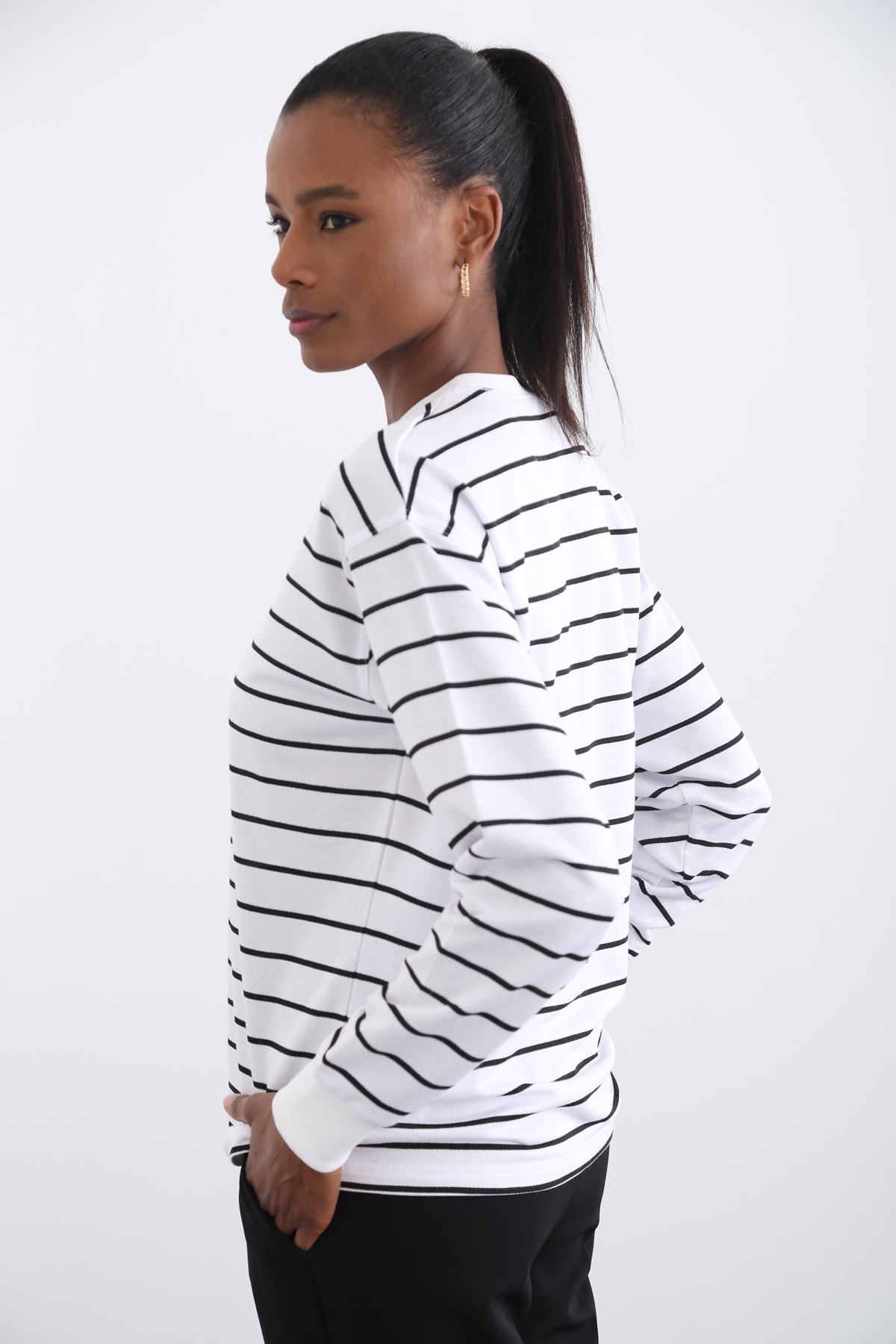 Beyaz Çizgili Sweatshirt 