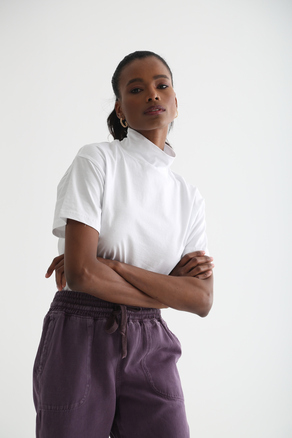 Beyaz Dik Yaka Basic Tshirt 