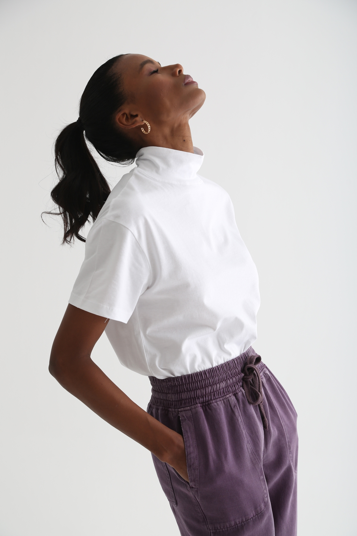 Beyaz Dik Yaka Basic Tshirt 