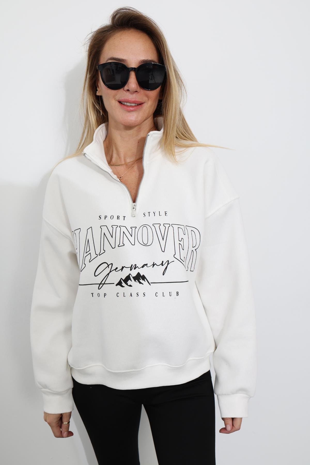 Beyaz Dik Yaka Fermuarlı Sweatshirt 