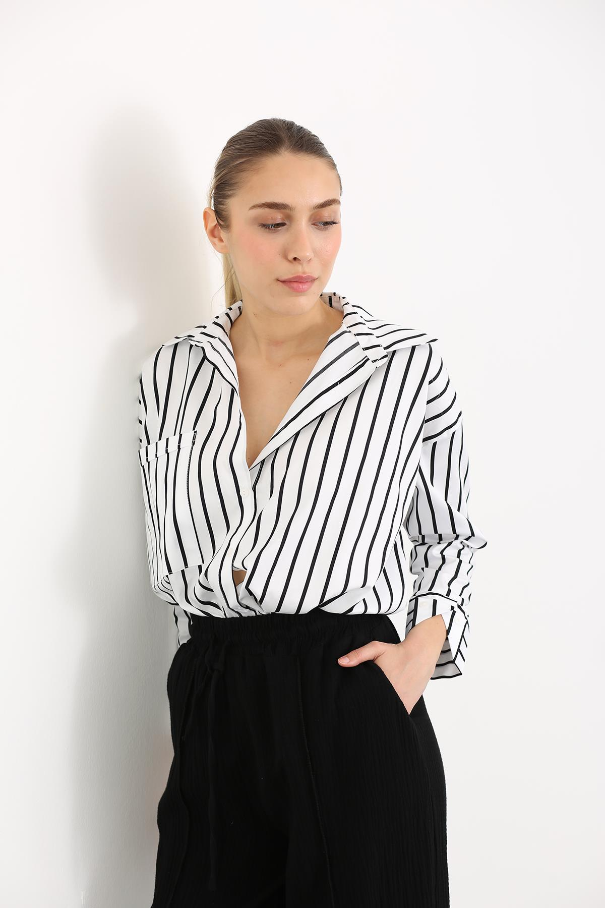 Beyaz Dikey Çizgili Oversize Gömlek 2297