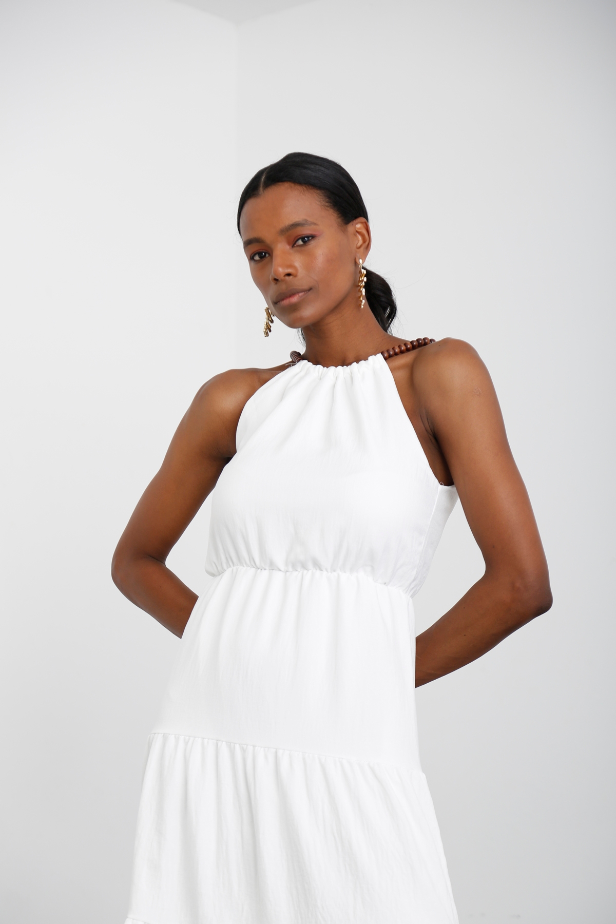 Beyaz Halter Yaka Katlı Elbise 13281