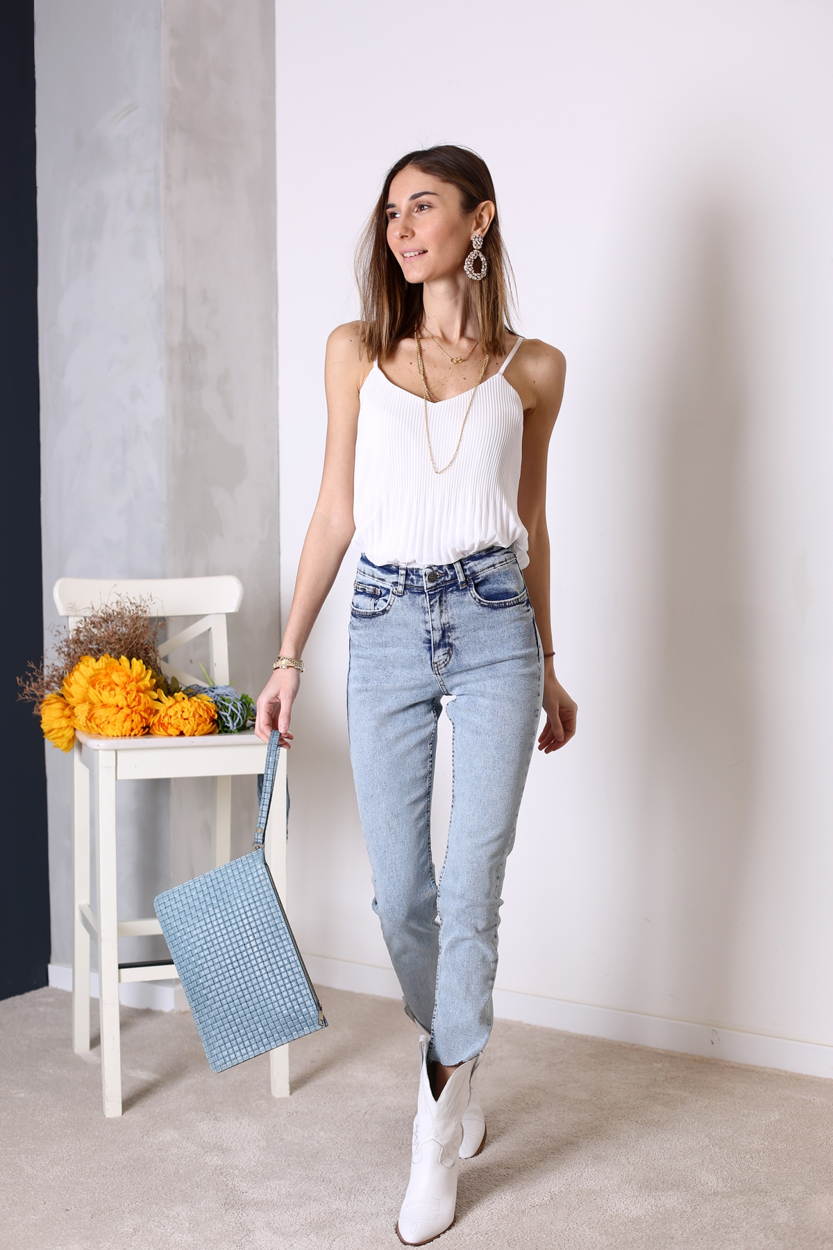 Beyaz İp Askılı Piliseli Bluz M32645