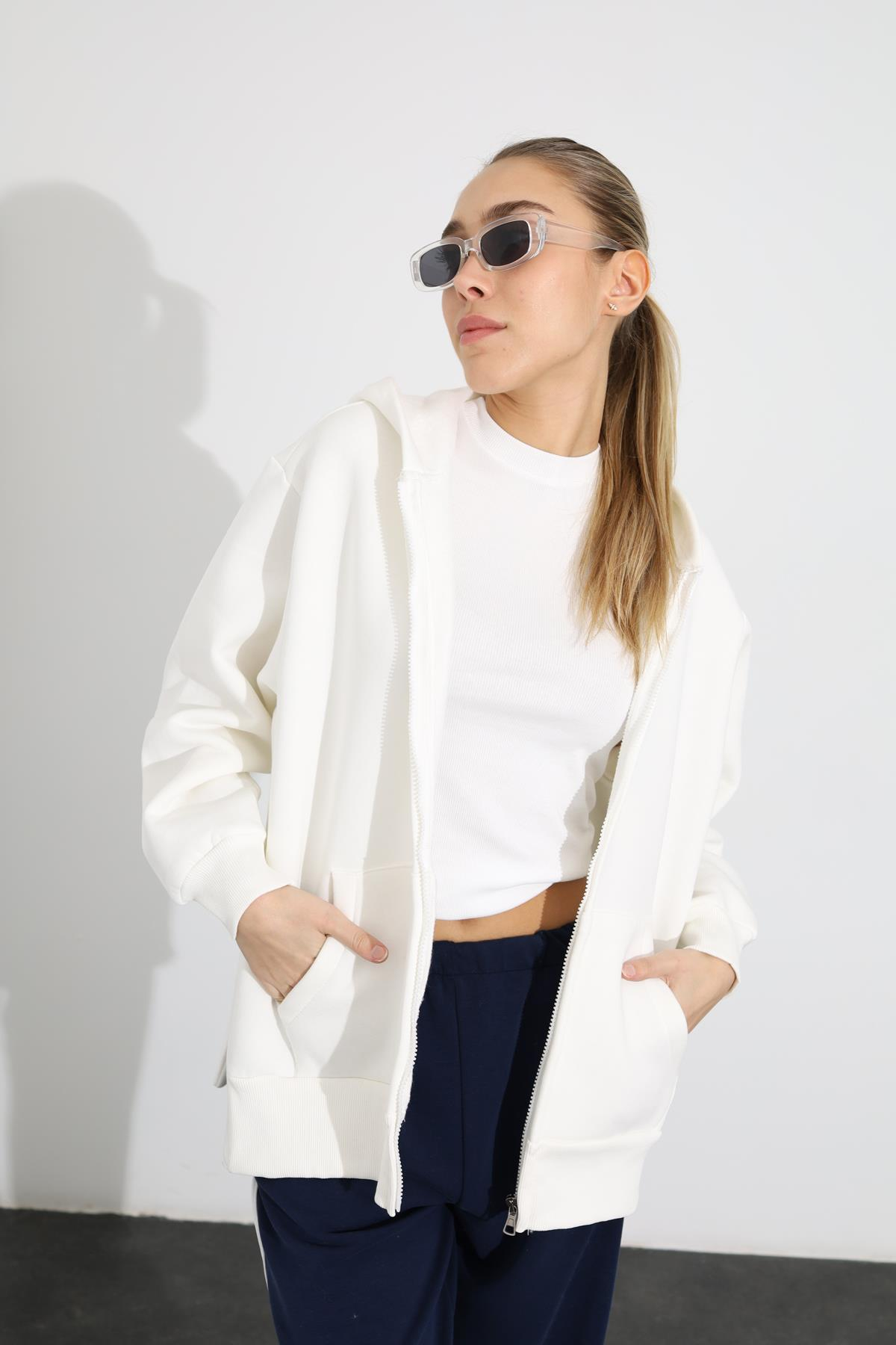 Beyaz Kapüşonlu Yanı Yırtmaçlı Fermuarlı Sweatshirt 1277