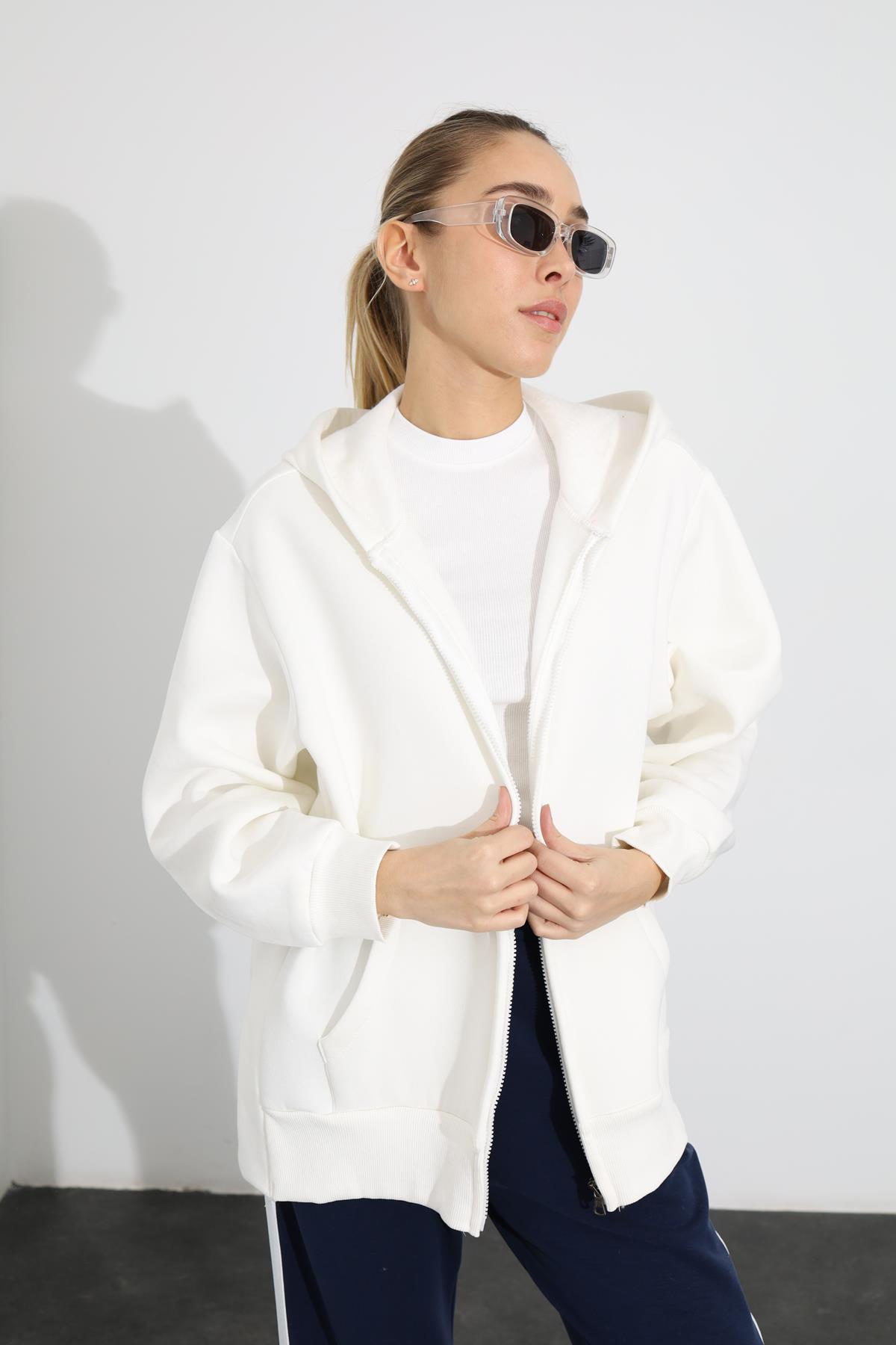 Beyaz Kapüşonlu Yanı Yırtmaçlı Fermuarlı Sweatshirt 1277