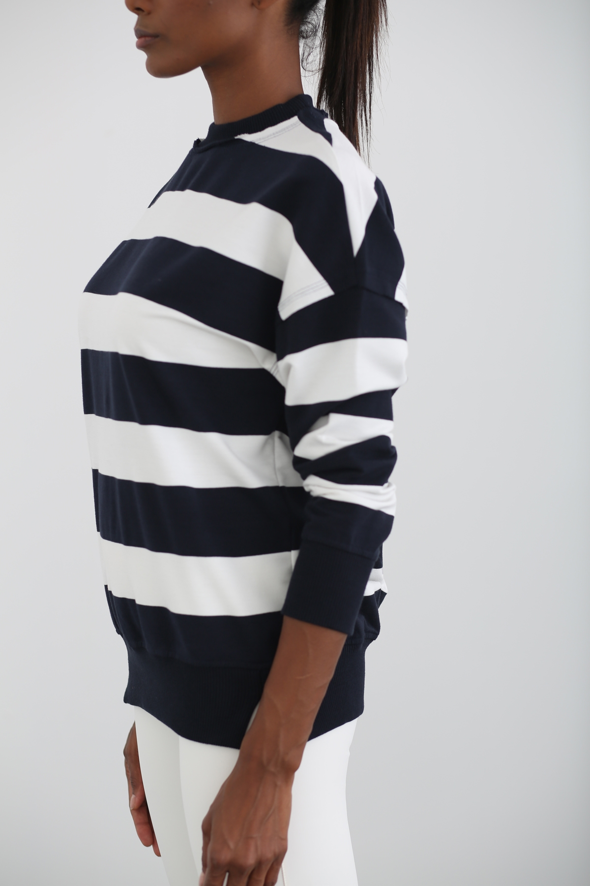 Beyaz-Lacivert Kalın Çizgili Basic Sweatshirt 