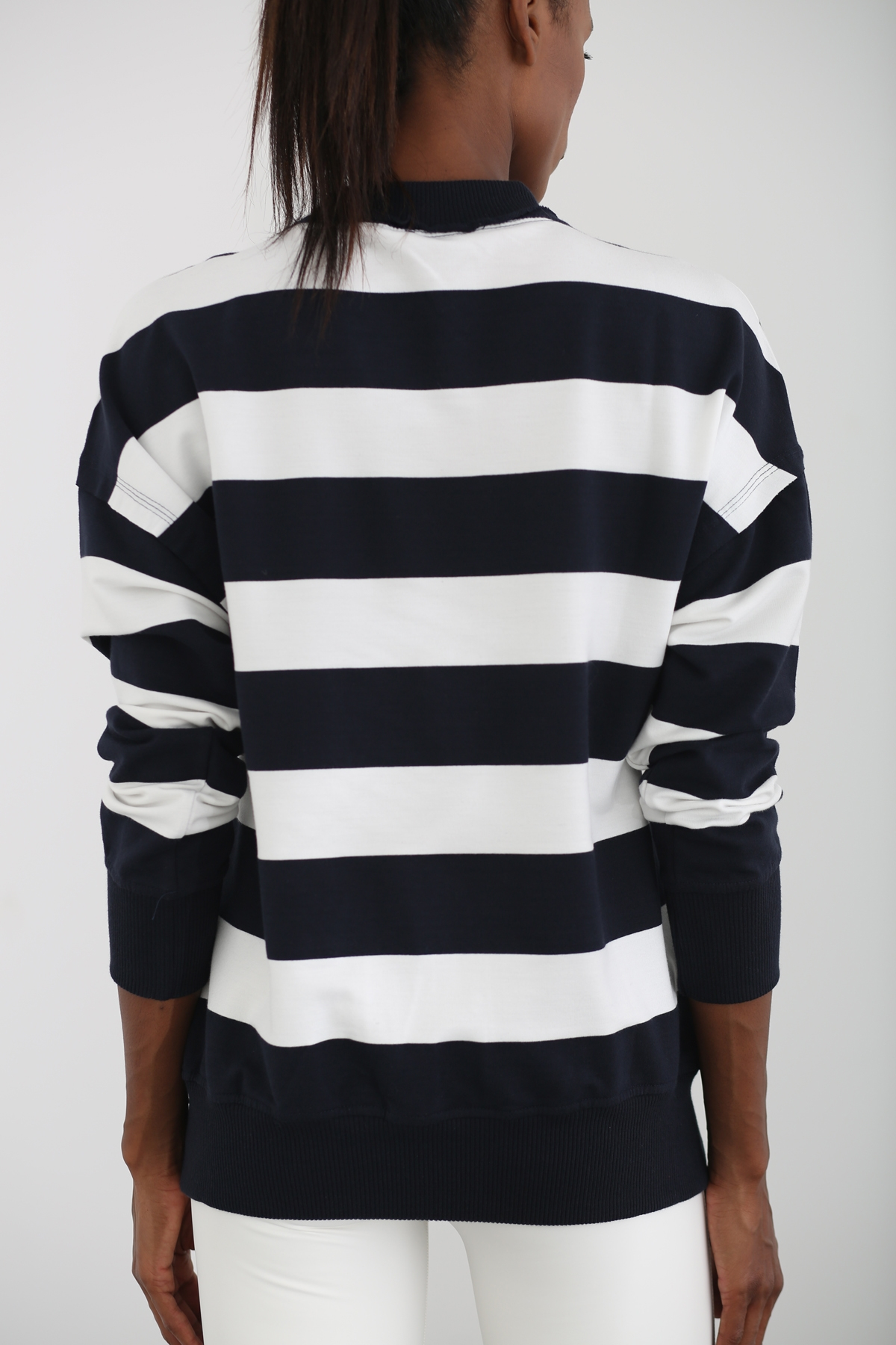 Beyaz-Lacivert Kalın Çizgili Basic Sweatshirt 