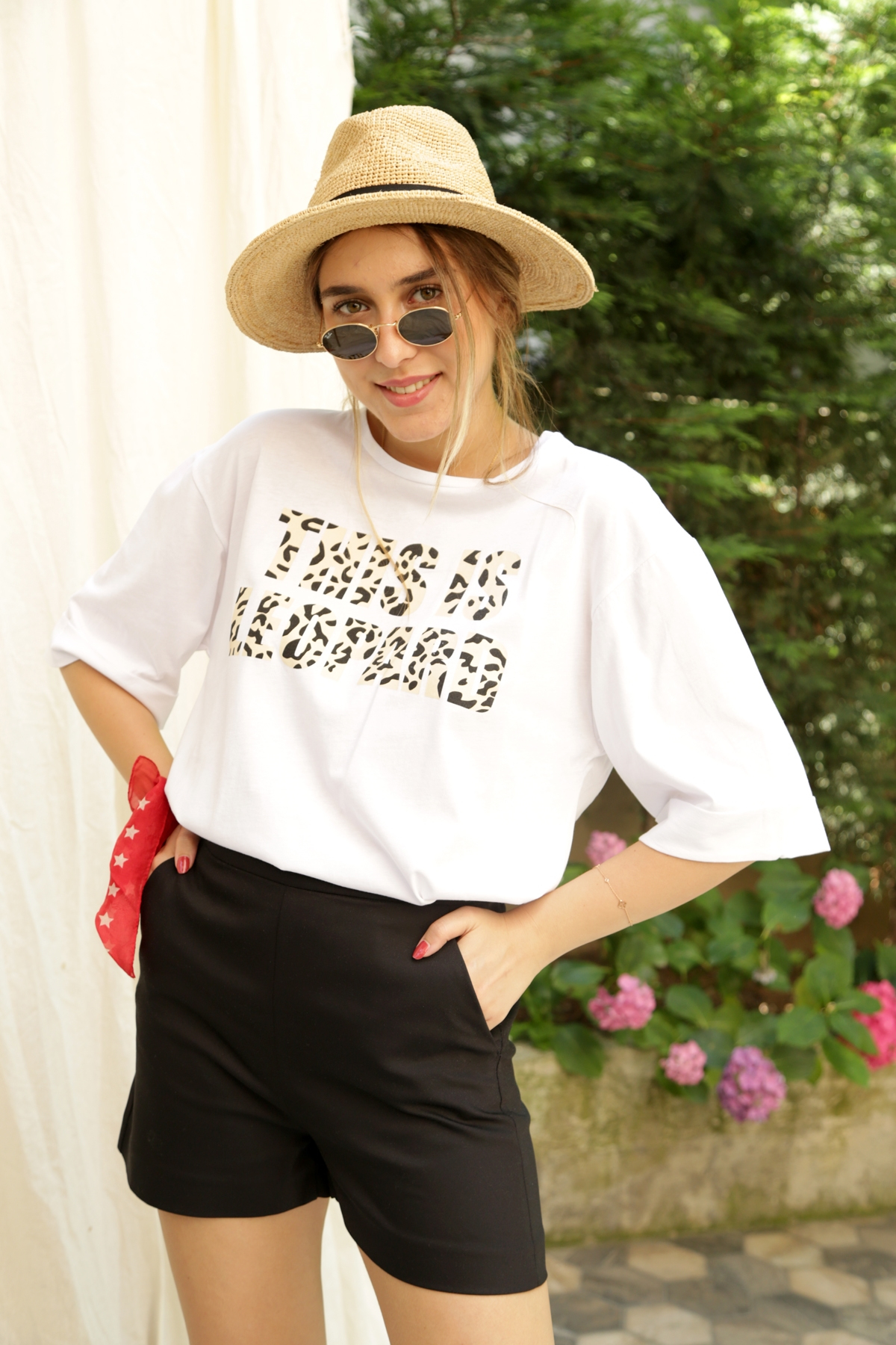 Beyaz Leopar Baskılı Duble Kol Tshirt 6936