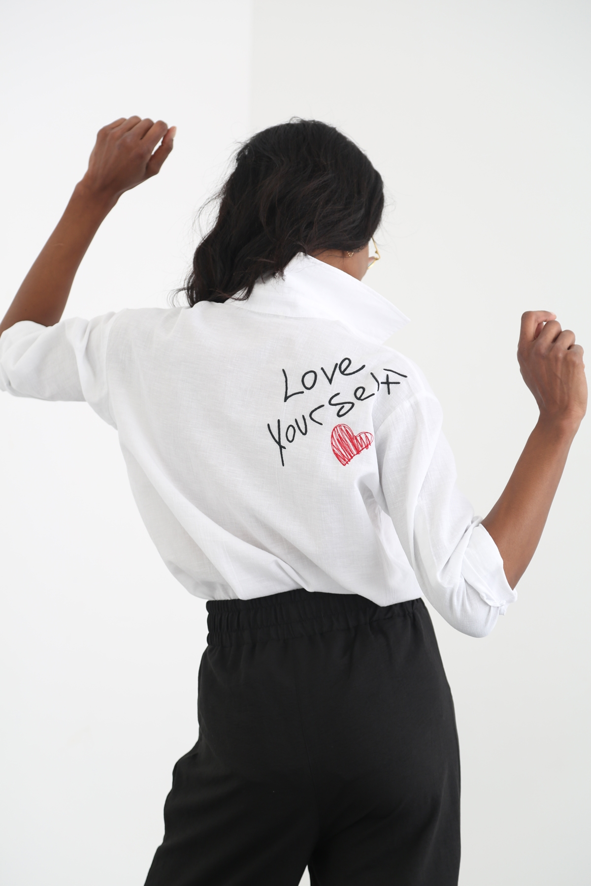 Beyaz Love Nakışlı Gömlek 3828