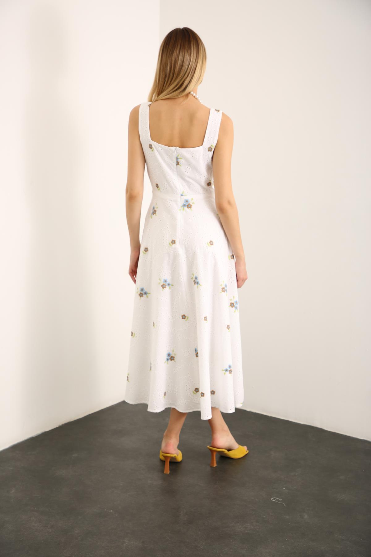 Beyaz Nakışlı Fistolu Elbise 14369