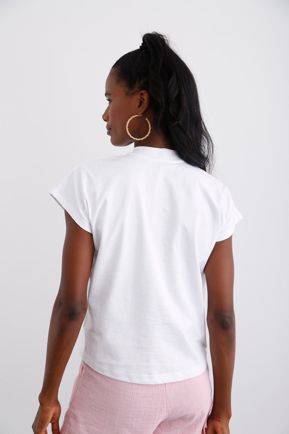 Beyaz Organik Dik Yaka Tshirt 