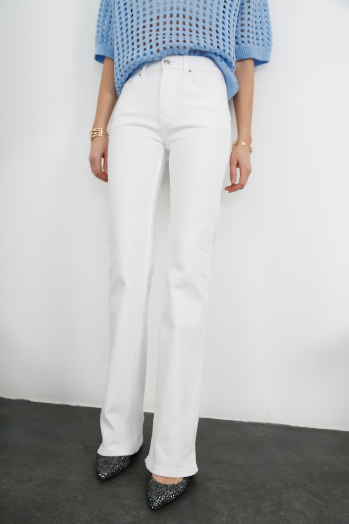 Beyaz Orta Bel Straight Fit Jean 2566
