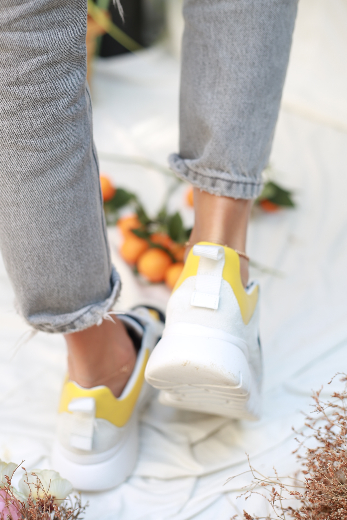 Beyaz Sarı Lacivert Detaylı Sneaker