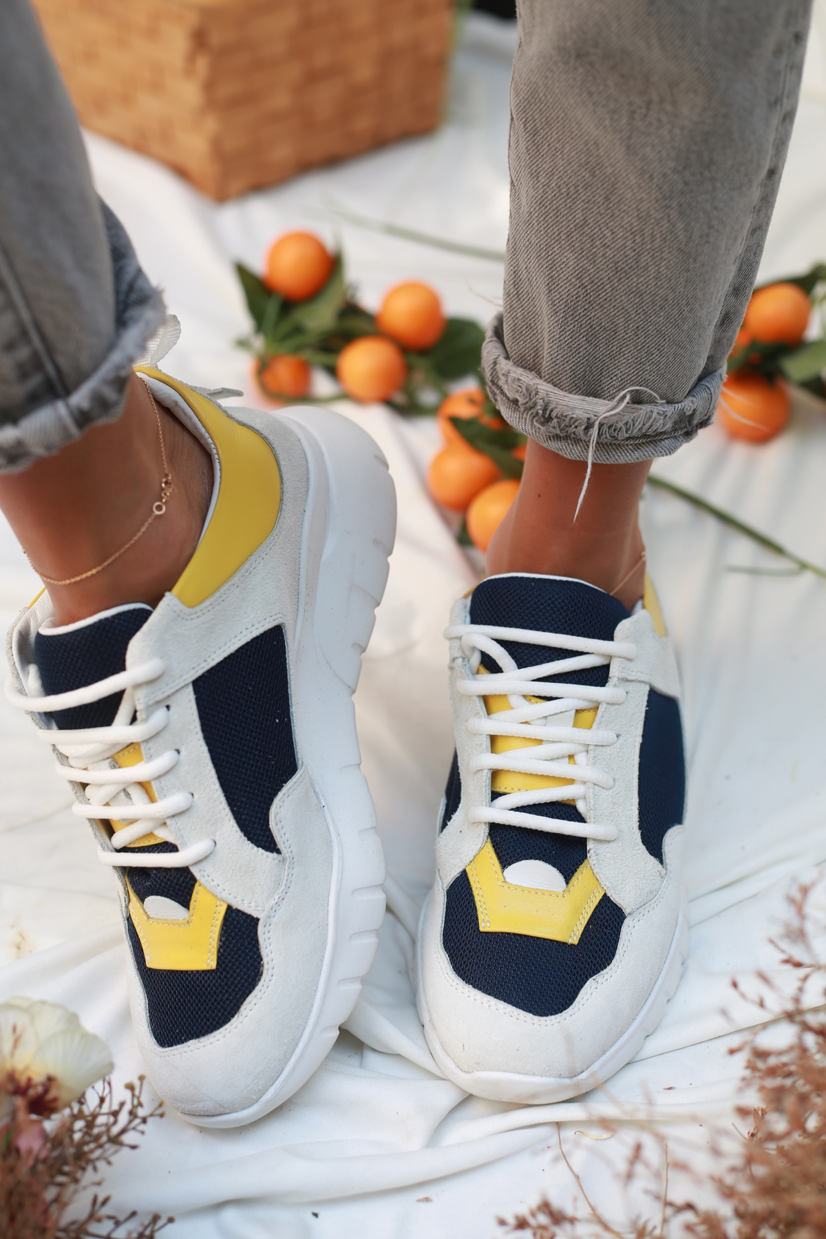 Beyaz Sarı Lacivert Detaylı Sneaker