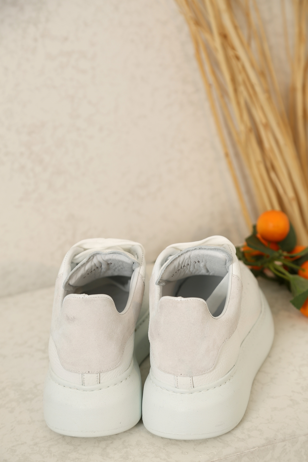 Beyaz Süet Detaylı Floter Sneaker