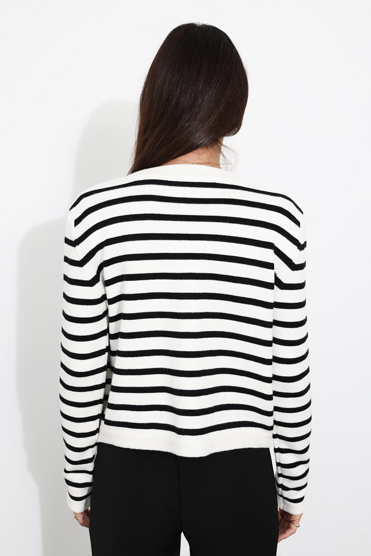 Beyaz V Yaka Çizgili Hırka 151127
