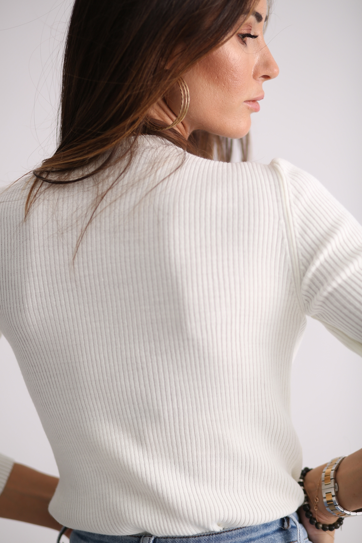 Beyaz V Yaka Fitilli Triko 1002