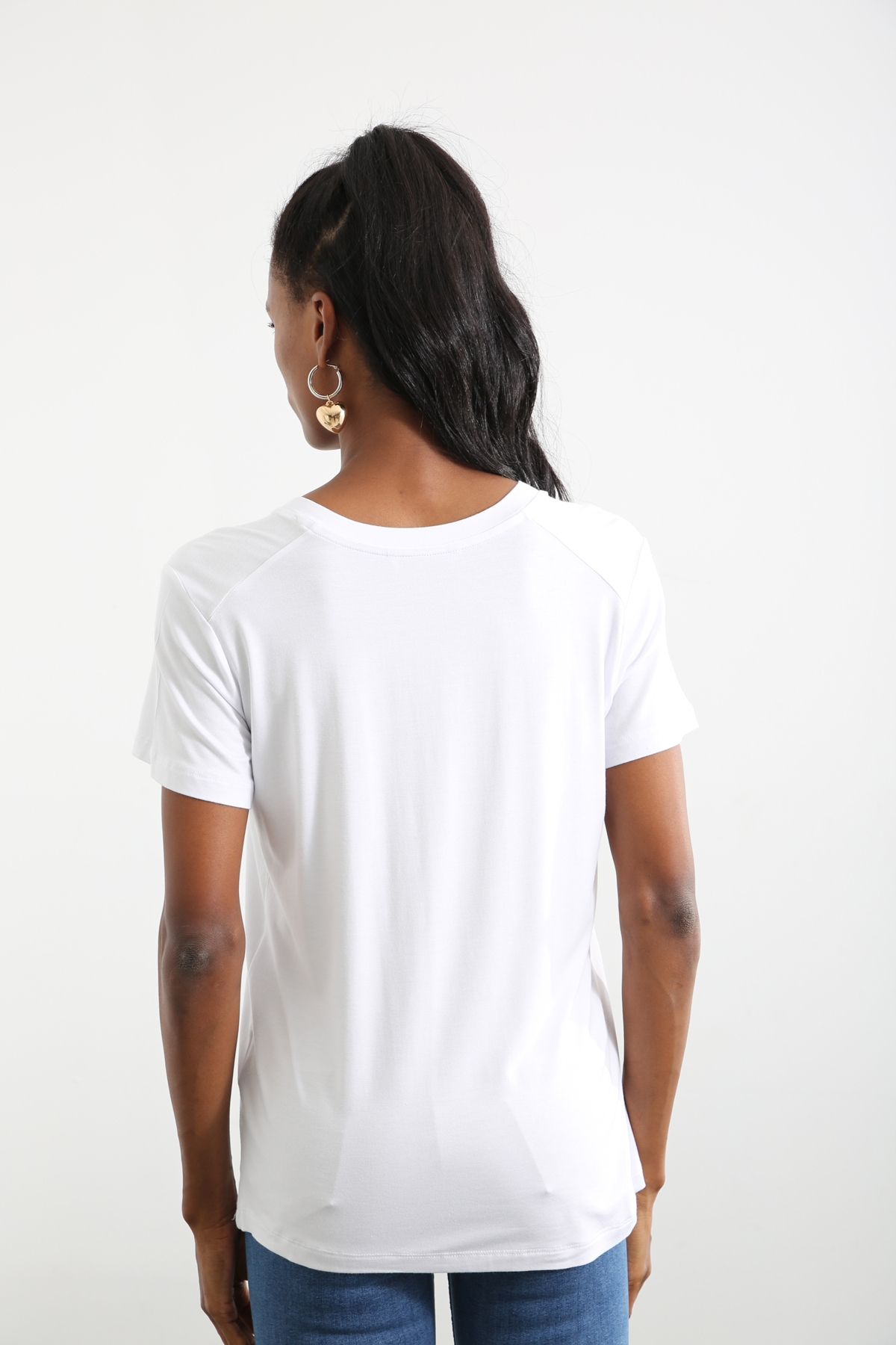 Beyaz V Yaka Kısa Kol Tshirt 