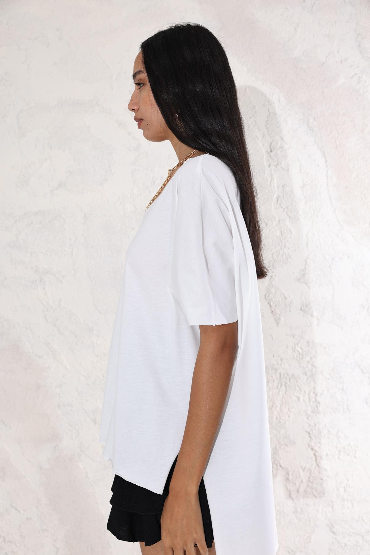 Beyaz V Yaka Oversize Tişört 0294