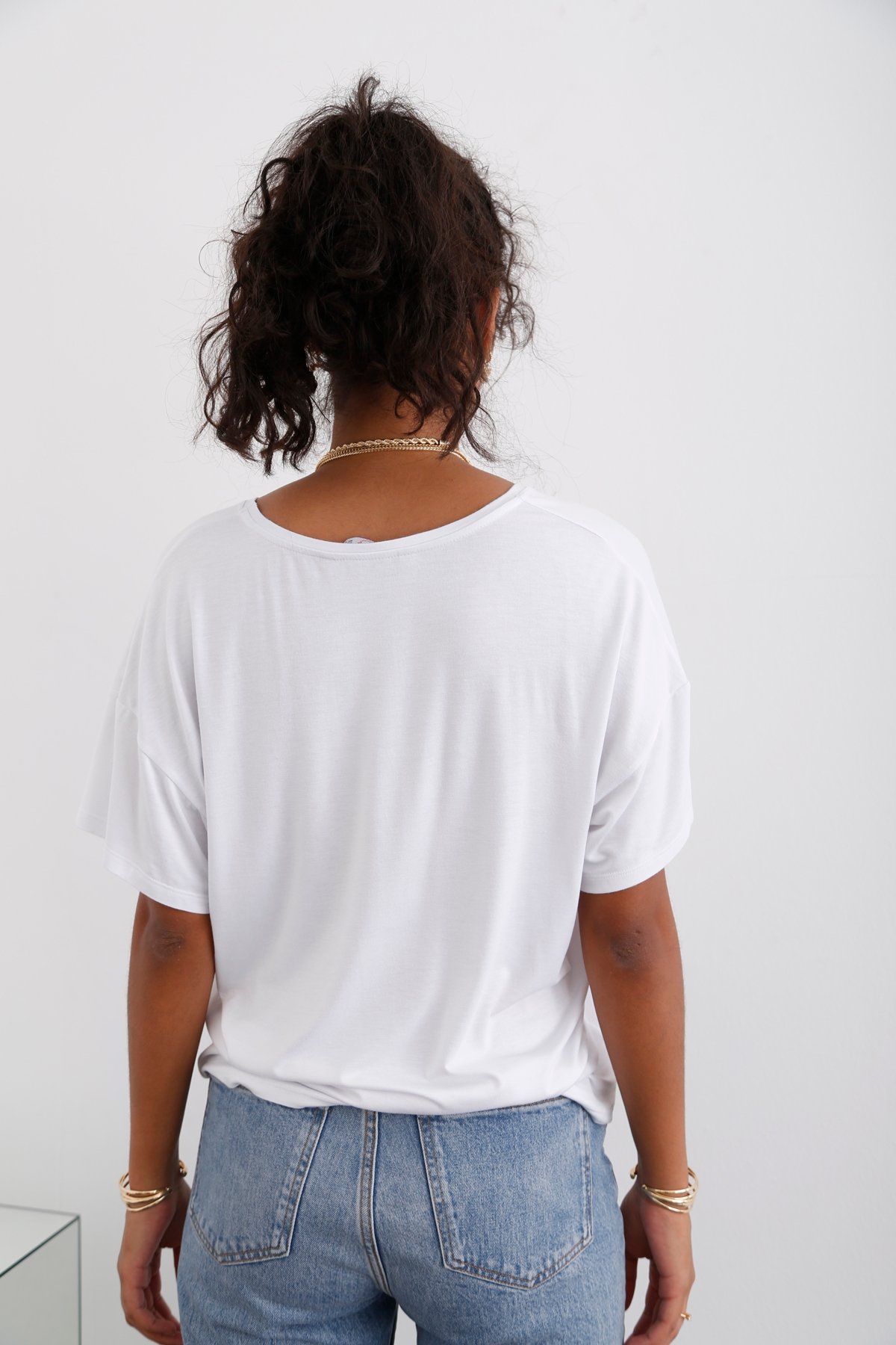 Beyaz V Yaka Salaş Tshirt 0107