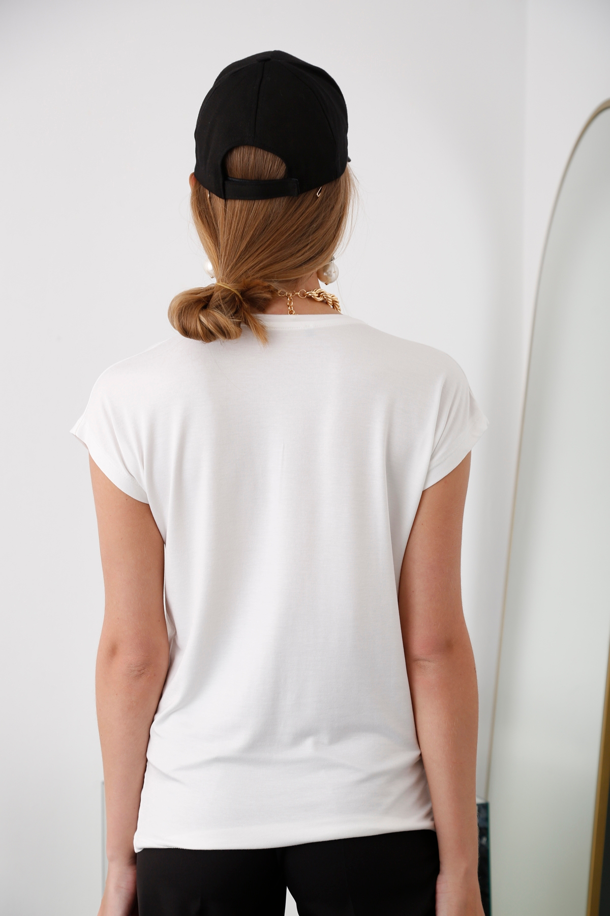 Beyaz V Yaka Salaş Tshirt 0168
