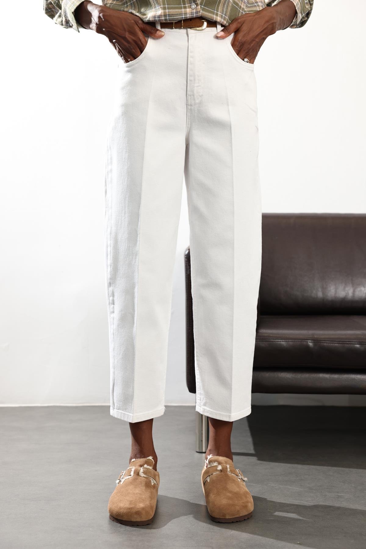 Beyaz Yüksek Bel Baggy Jean RM3004