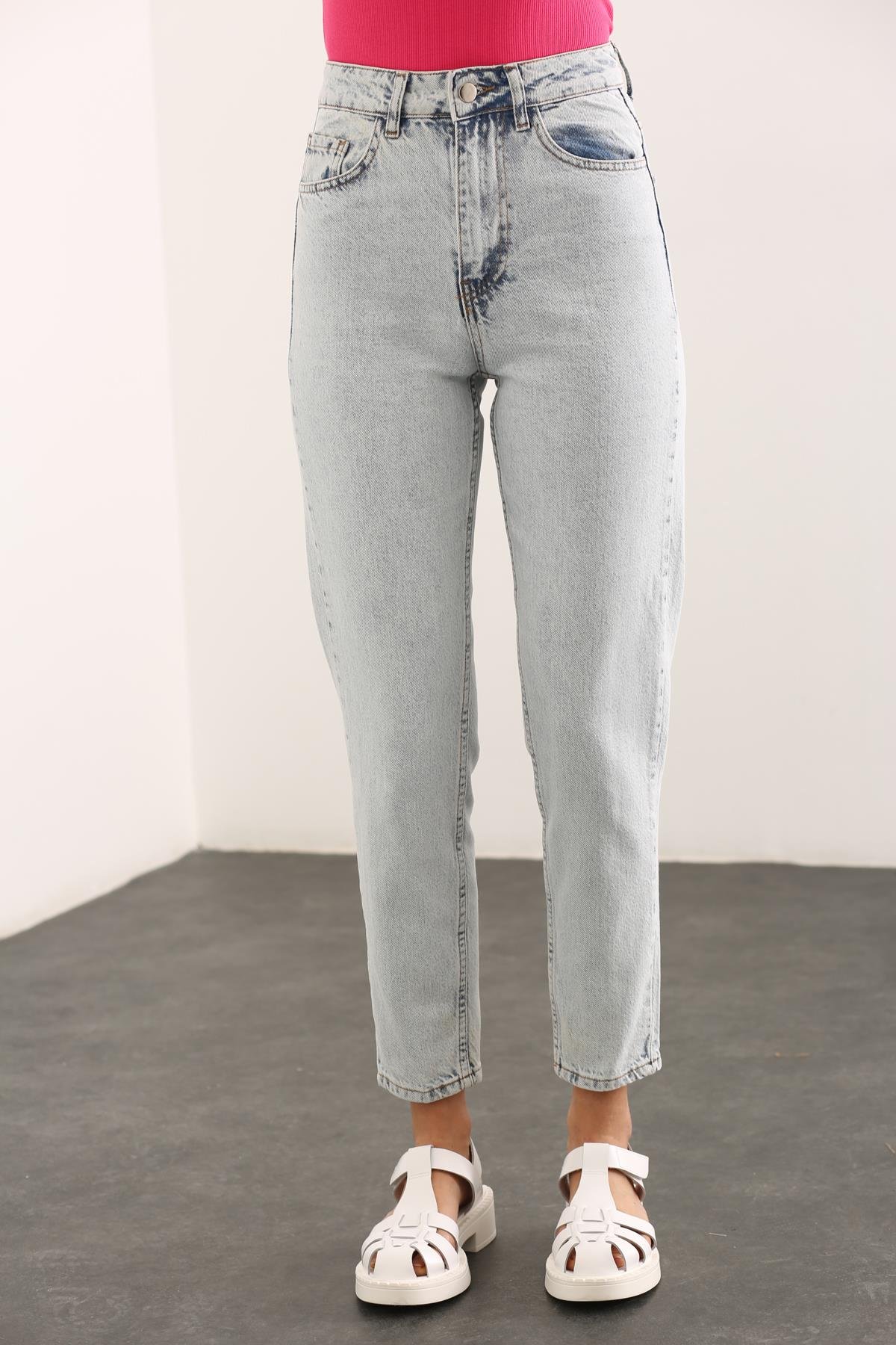 Buz Mavi Ultra Yüksek Bel Mom Jean 228101