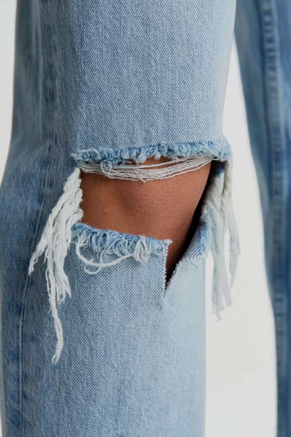 Buz Mavi Yırtık Detaylı Boyfriend Jean 17