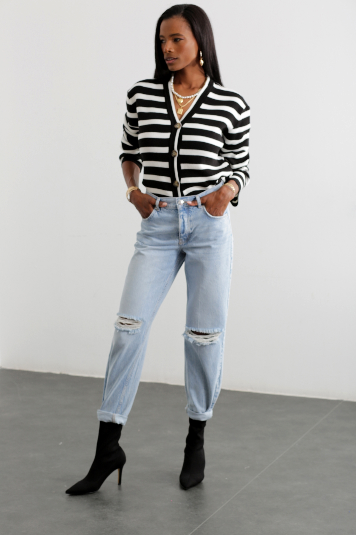 Buz Mavi Yırtık Detaylı Boyfriend Jean 17
