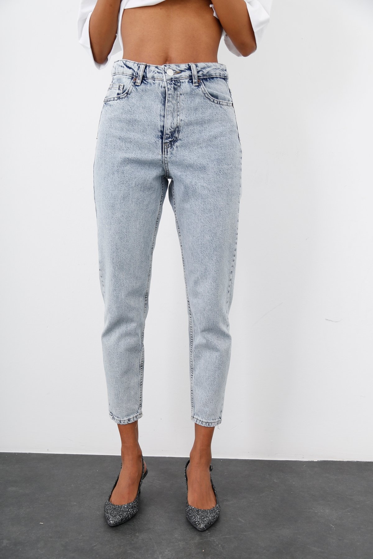 Buz Mavi Yüksek Bel Mom Fit Jean 482