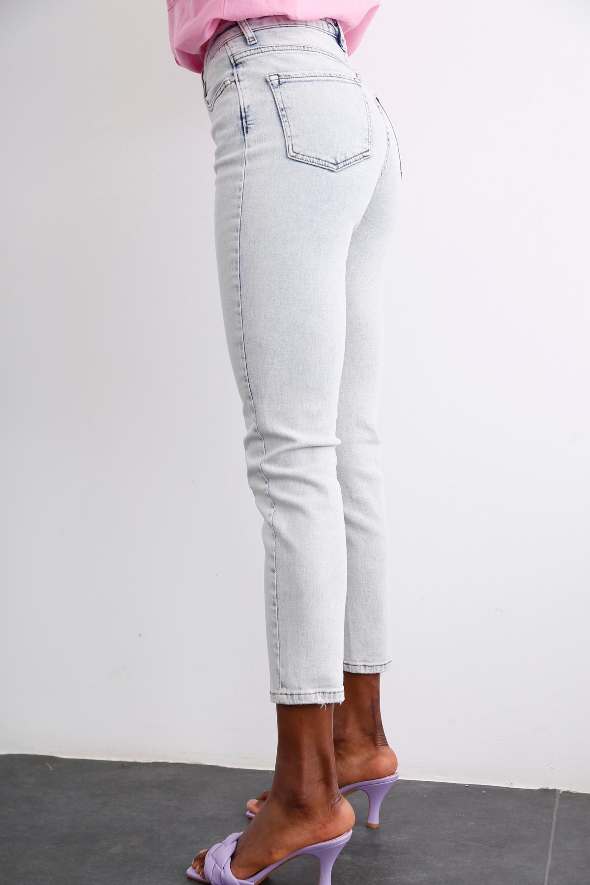 Buz Mavi Yüksek Bel Slim Fit Jean D-296