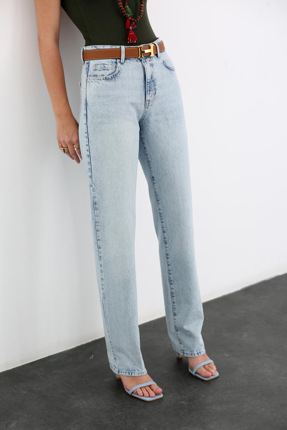 Buz Mavi Yüksek Bel Straight Fit Jean 162