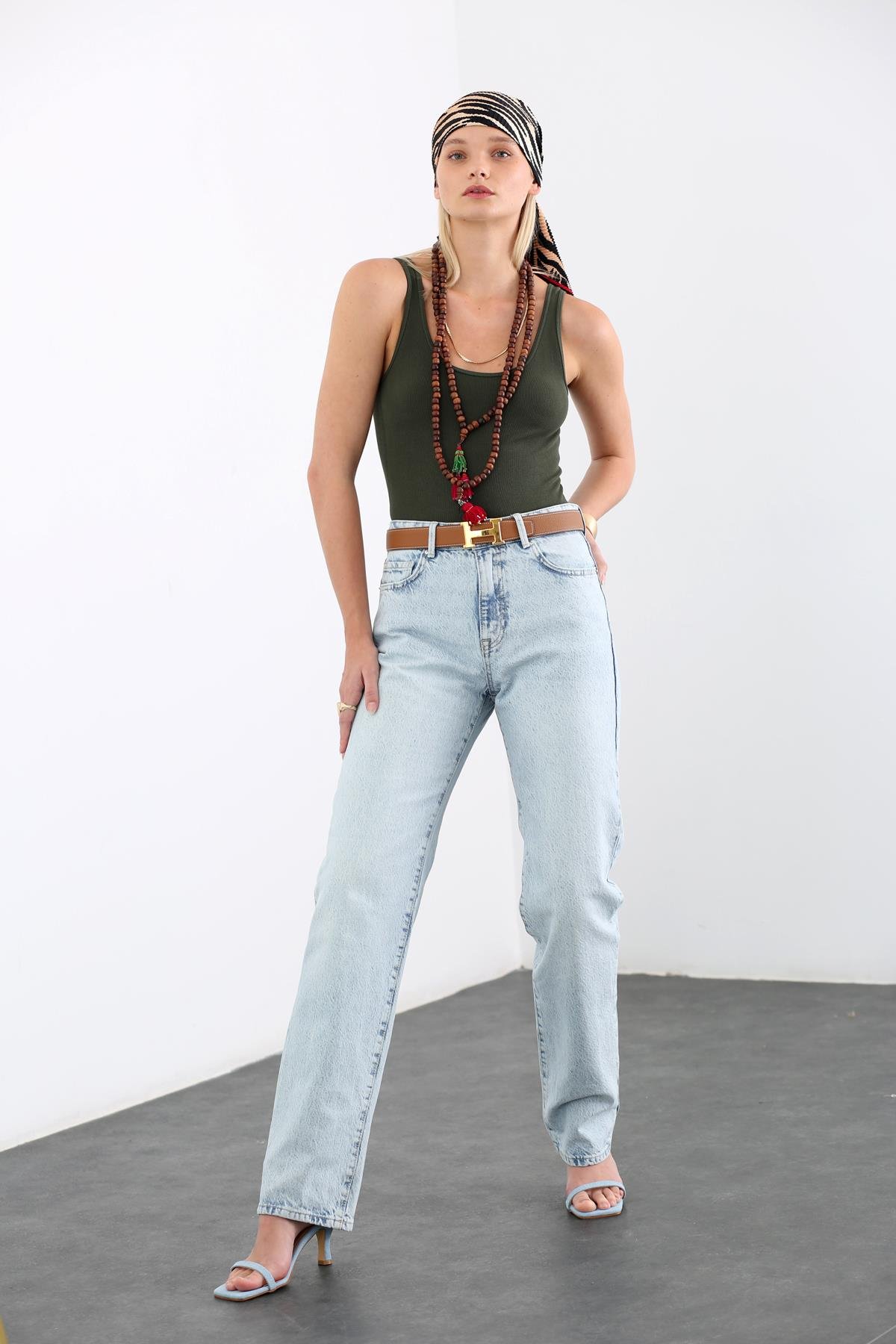 Buz Mavi Yüksek Bel Straight Fit Jean 162