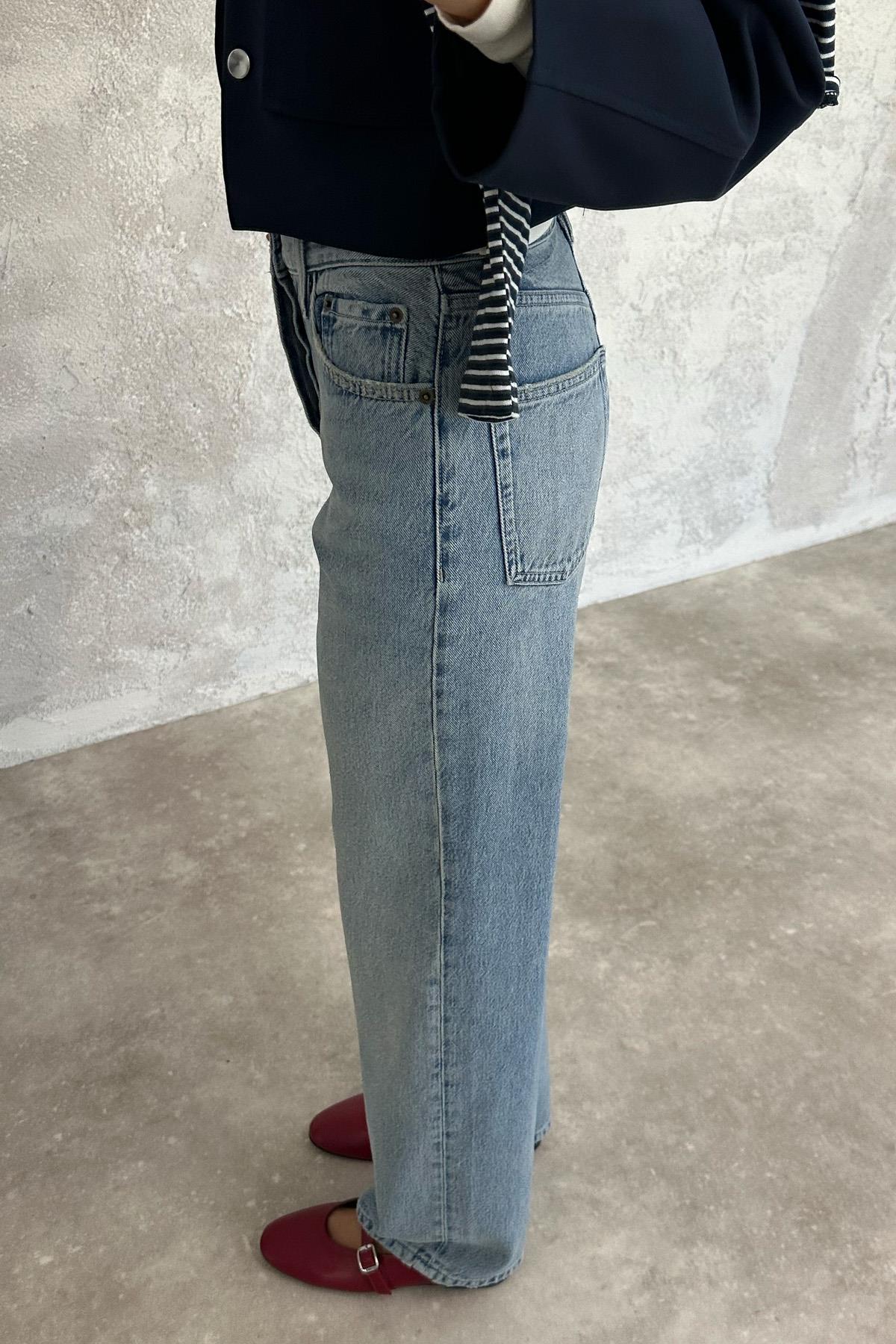 Buz Mavi Yüksek Bel Straight Fit Jean 