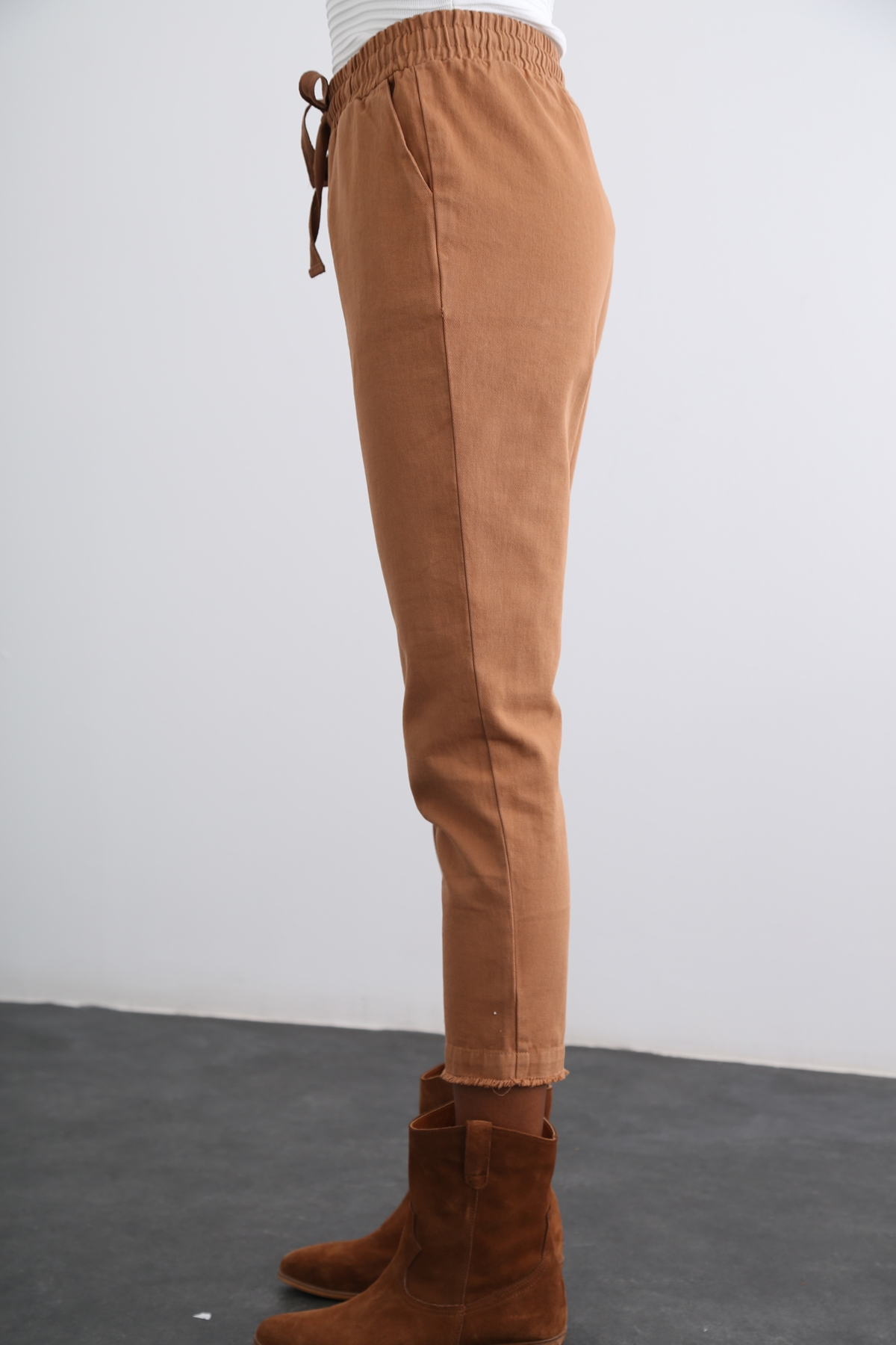 Camel Beli Lastikli Gabardin Pantolon 