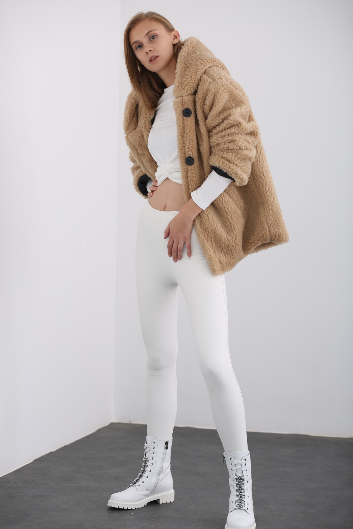 Camel Kapüşonlu Peluş Kaban 