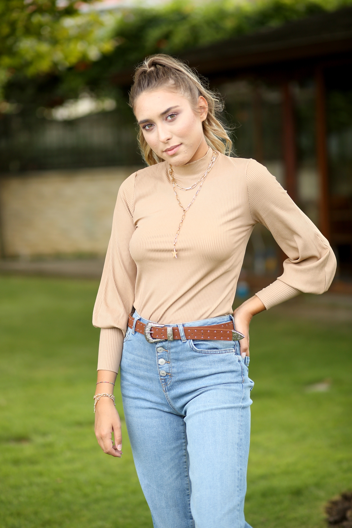 Camel Kol Detaylı Dik Yaka Bluz 