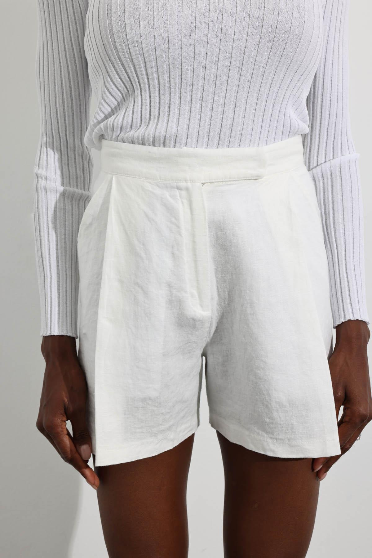 Ekru %100 Keten Klasik Şort 