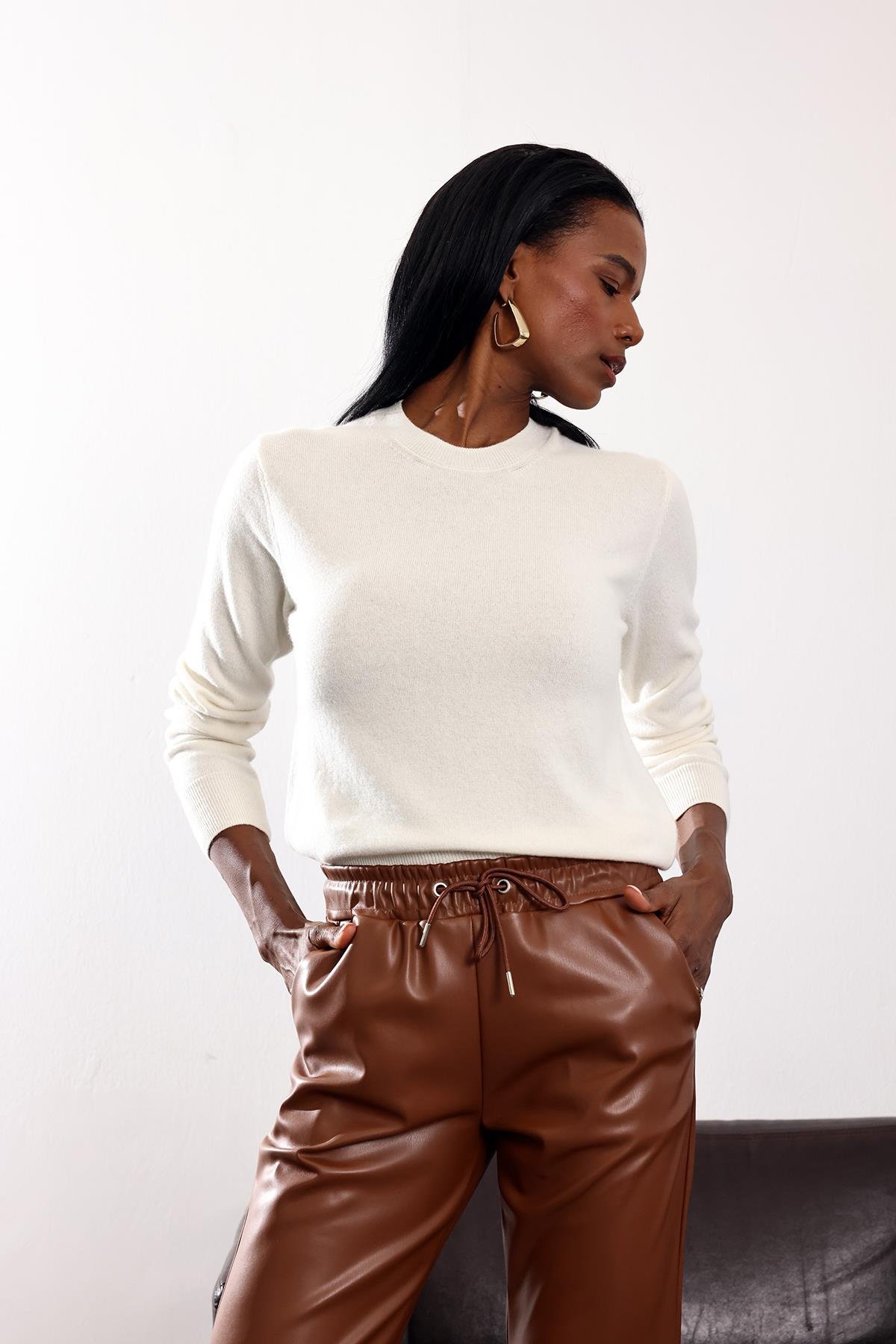 Ekru Bisiklet Yaka Kaşmir Basic Triko 