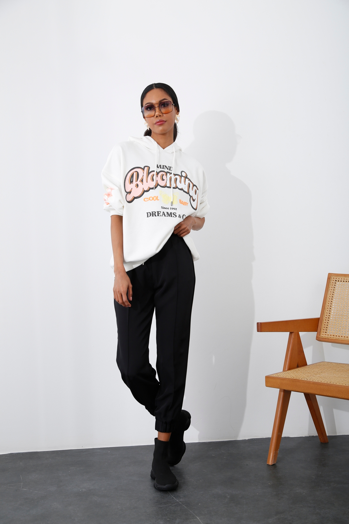 Ekru Blooming Baskılı Sweatshirt 210