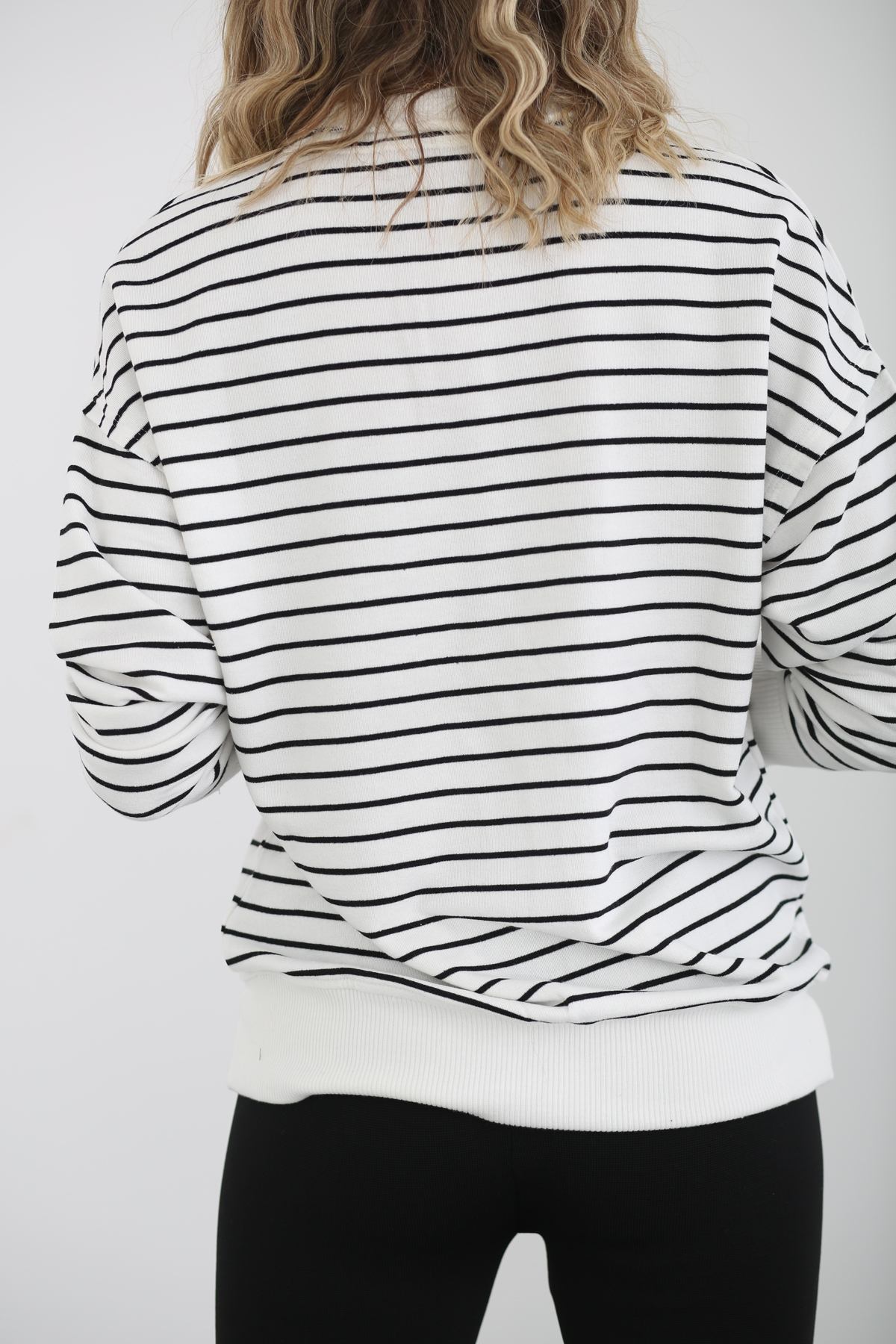 Ekru Çizgili Basic Sweatshirt 262