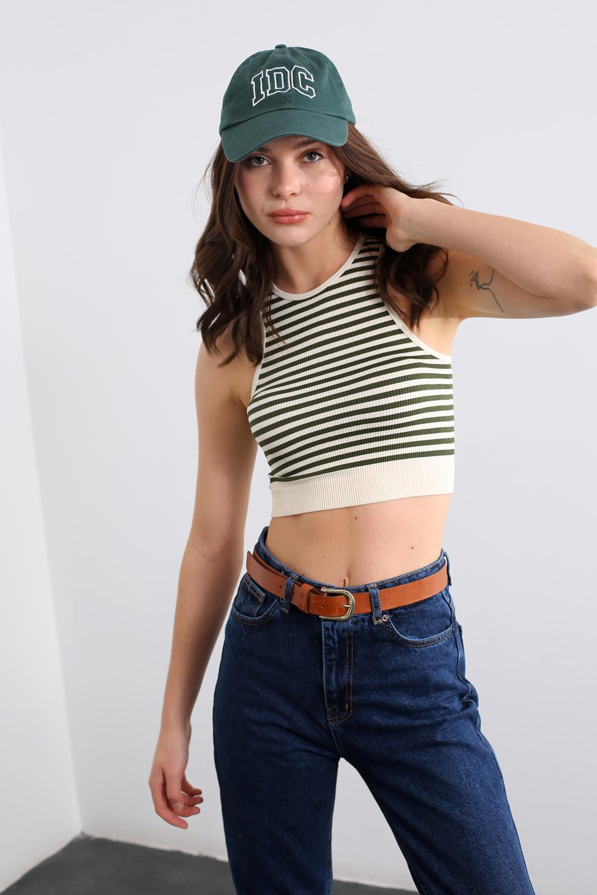 Ekru Çizgili Crop 