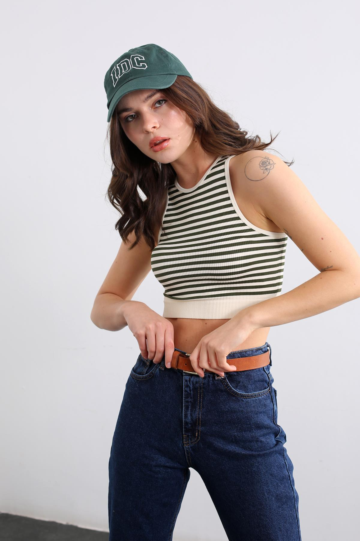 Ekru Çizgili Crop 