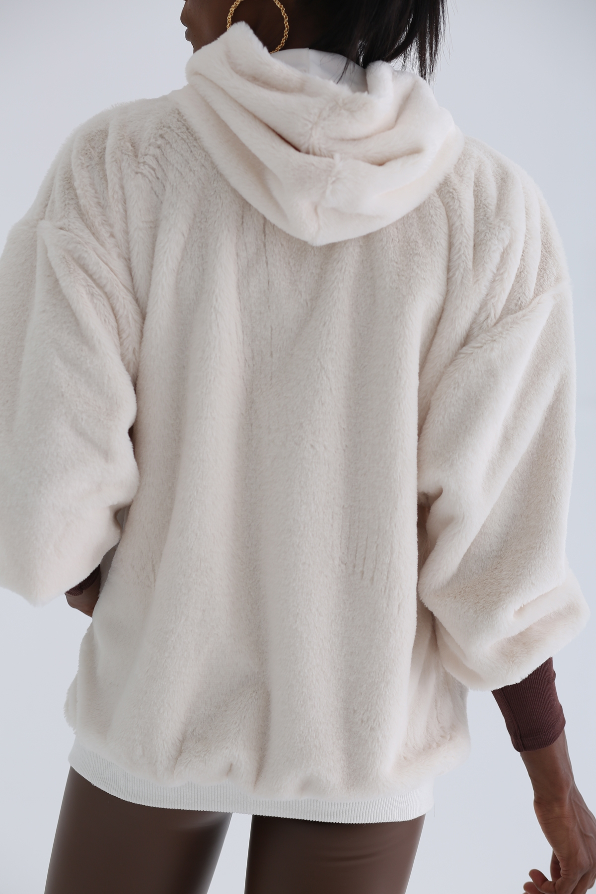 Ekru Kapüşonlu Peluş Kürk 6611