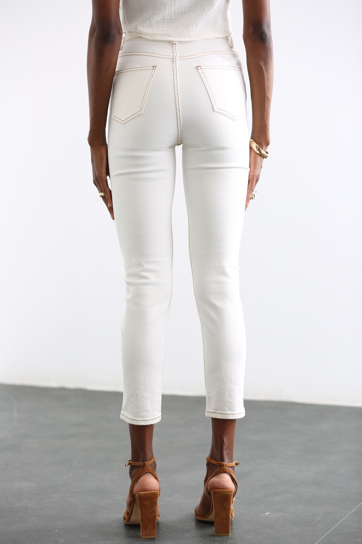 Ekru Kontrast Dikişli Mom Jean 2516
