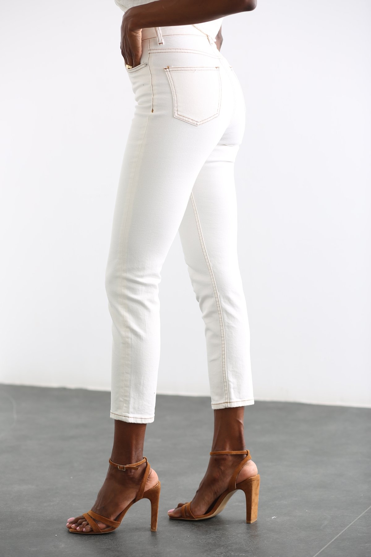 Ekru Kontrast Dikişli Mom Jean 2516